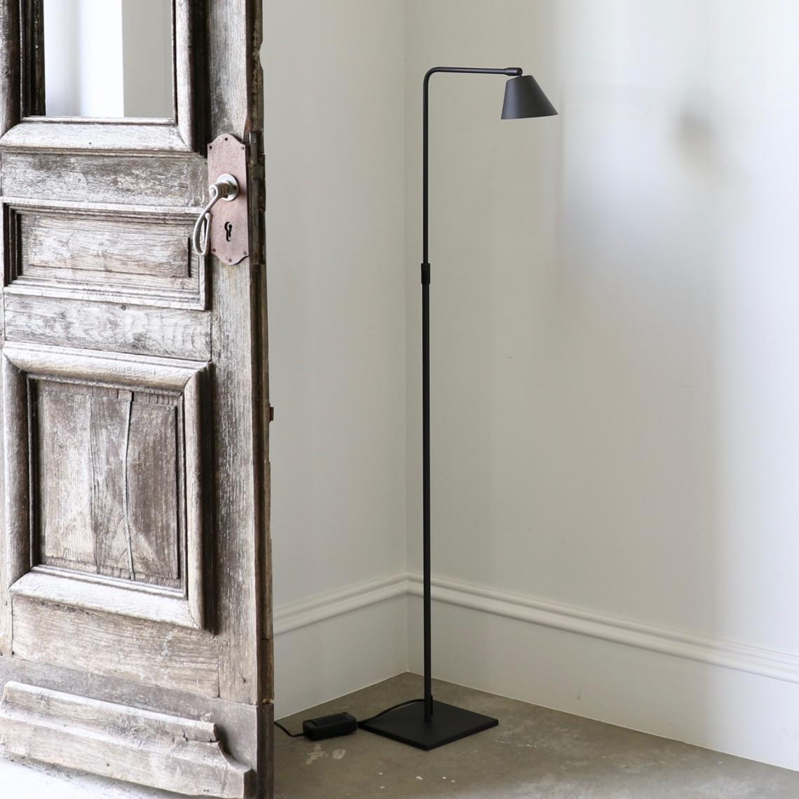 Stamford Floor Light 